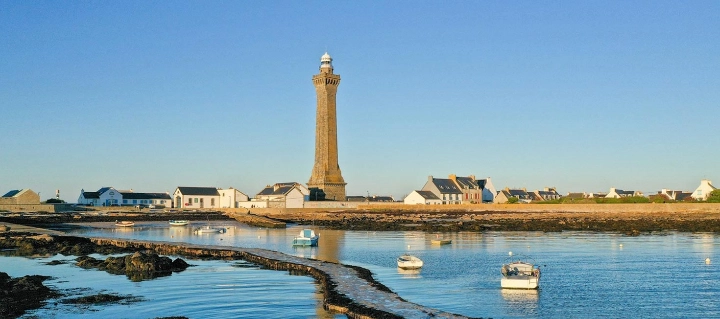 Une randonnée avec une superbe vue sur le Phare d'Eckmühl